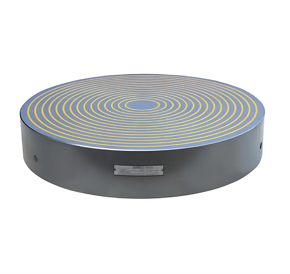 Okrugla elektromagnetna stezna glava sa koncentričnim polovima